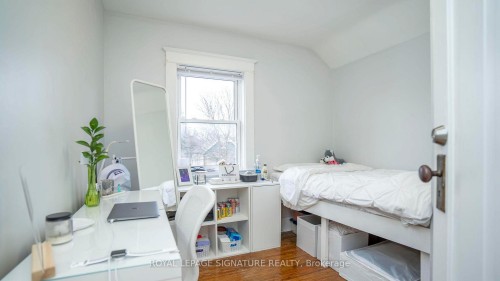 2 Mcdonald Avenue, London North, ON - Indoor Photo Showing Bedroom