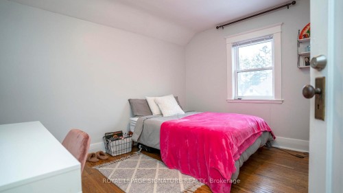 2 Mcdonald Avenue, London North, ON - Indoor Photo Showing Bedroom