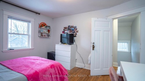 2 Mcdonald Avenue, London North, ON - Indoor Photo Showing Bedroom