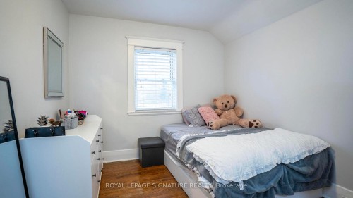 2 Mcdonald Avenue, London North, ON - Indoor Photo Showing Bedroom