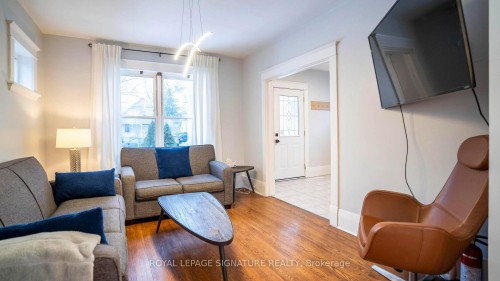 2 Mcdonald Avenue, London North, ON - Indoor Photo Showing Living Room