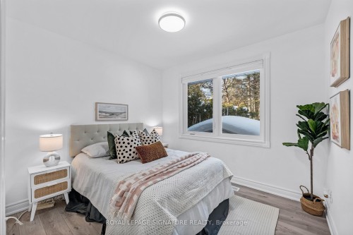 53 Wallingford Road, Toronto, ON - Indoor Photo Showing Bedroom