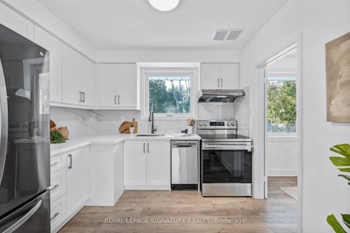 53 Wallingford Road, Toronto, ON - Indoor Photo Showing Kitchen
