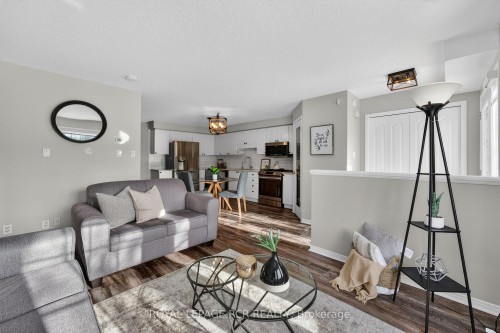 73 Montgomery Boulevard, Orangeville, ON - Indoor Photo Showing Living Room