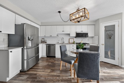 73 Montgomery Boulevard, Orangeville, ON - Indoor Photo Showing Kitchen With Stainless Steel Kitchen