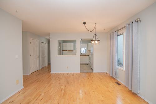 87-3900 27 Avenue, Vernon, BC - Indoor Photo Showing Other Room