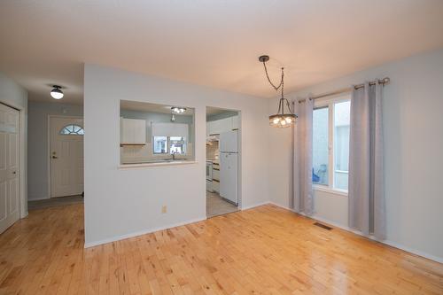 87-3900 27 Avenue, Vernon, BC - Indoor Photo Showing Other Room