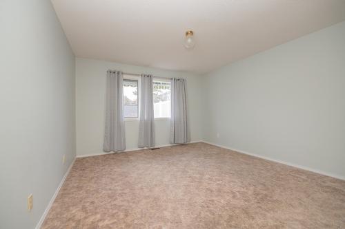 87-3900 27 Avenue, Vernon, BC - Indoor Photo Showing Other Room