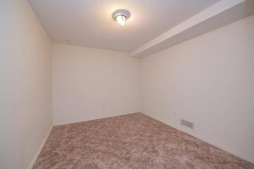 87-3900 27 Avenue, Vernon, BC - Indoor Photo Showing Other Room