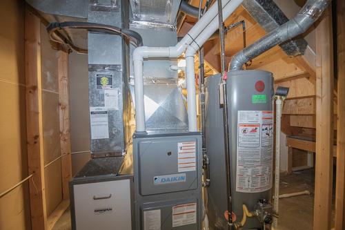 87-3900 27 Avenue, Vernon, BC - Indoor Photo Showing Basement