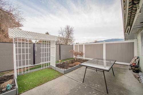 87-3900 27 Avenue, Vernon, BC - Outdoor