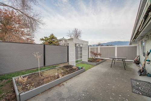 87-3900 27 Avenue, Vernon, BC - Outdoor