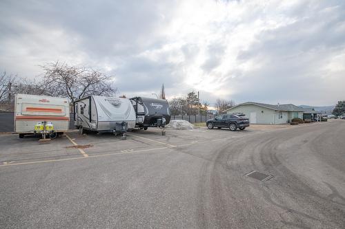 87-3900 27 Avenue, Vernon, BC - Outdoor
