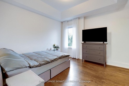 119B Hillside Avenue, Toronto, ON - Indoor Photo Showing Bedroom