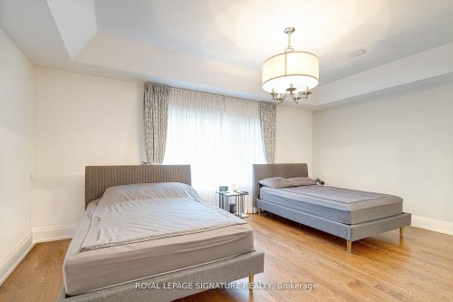 119B Hillside Avenue, Toronto, ON - Indoor Photo Showing Bedroom