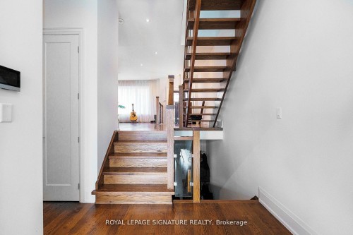 119B Hillside Avenue, Toronto, ON - Indoor Photo Showing Other Room