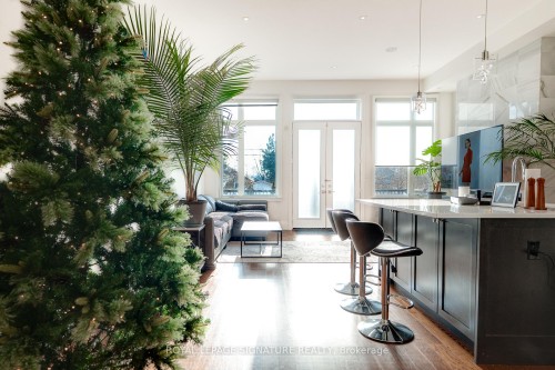 119B Hillside Avenue, Toronto, ON - Indoor