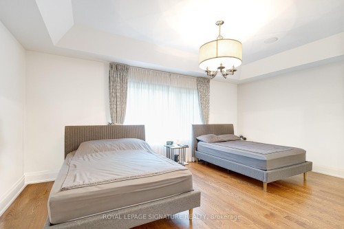 119B Hillside Avenue, Toronto, ON - Indoor Photo Showing Bedroom