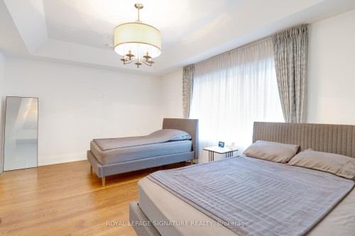 119B Hillside Avenue, Toronto, ON - Indoor Photo Showing Bedroom