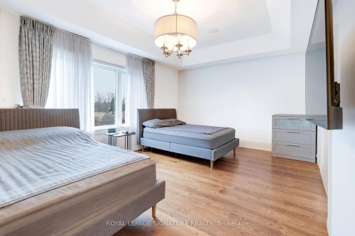 119B Hillside Avenue, Toronto, ON - Indoor Photo Showing Bedroom