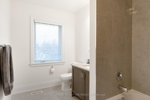 119B Hillside Avenue, Toronto, ON - Indoor Photo Showing Bathroom