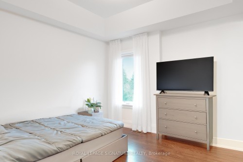 119B Hillside Avenue, Toronto, ON - Indoor Photo Showing Bedroom