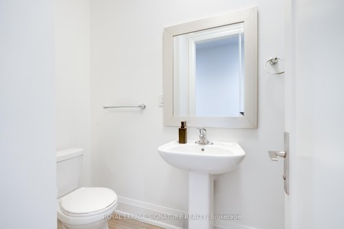 119B Hillside Avenue, Toronto, ON - Indoor Photo Showing Bathroom