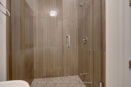 119B Hillside Avenue, Toronto, ON - Indoor Photo Showing Bathroom