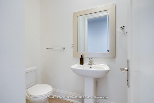 119B Hillside Avenue, Toronto, ON - Indoor Photo Showing Bathroom
