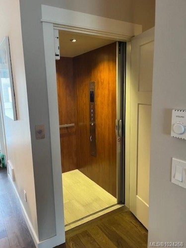 7-237 Second Ave West, Qualicum Beach, BC 