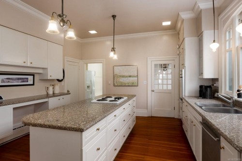3175 Beach Dr, Oak Bay, BC 