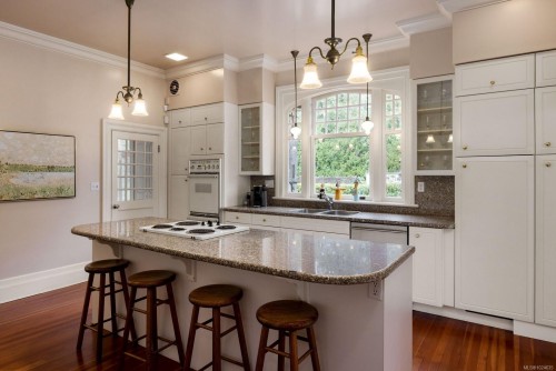 3175 Beach Dr, Oak Bay, BC 