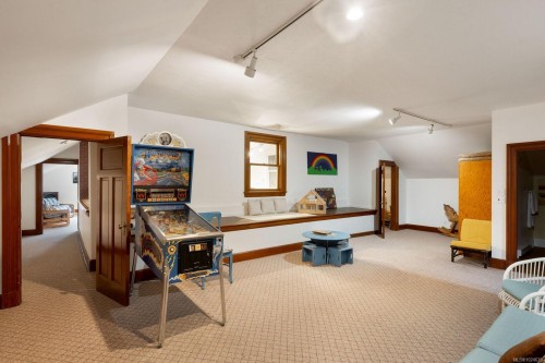 3175 Beach Dr, Oak Bay, BC 