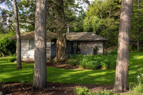 3175 Beach Dr, Oak Bay, BC 