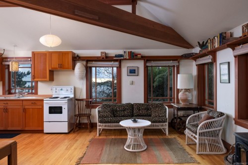 3175 Beach Dr, Oak Bay, BC 