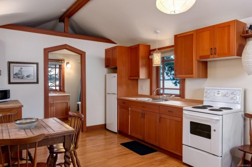 3175 Beach Dr, Oak Bay, BC 