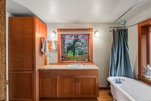 3175 Beach Dr, Oak Bay, BC 