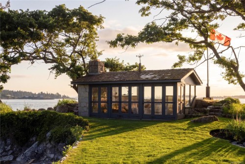 3175 Beach Dr, Oak Bay, BC 