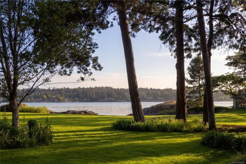 3175 Beach Dr, Oak Bay, BC 