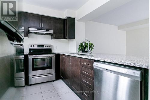 124 Stork Street, Oakville, ON - Indoor Photo Showing Kitchen With Stainless Steel Kitchen