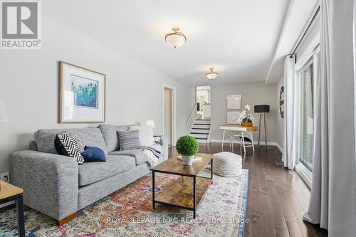 29 Beachview Drive, St. Catharines (Lakeshore), ON - Indoor Photo Showing Living Room