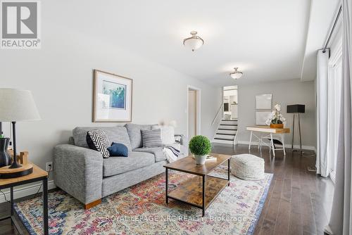 29 Beachview Drive, St. Catharines (Lakeshore), ON - Indoor Photo Showing Living Room