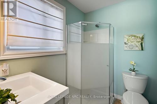 29 Beachview Drive, St. Catharines (Lakeshore), ON - Indoor Photo Showing Bathroom