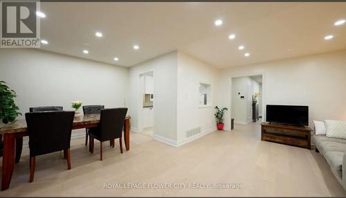 32 Payton Court, Brampton, ON - Indoor