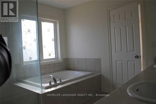 3165 Lula Road, Burlington, ON - Indoor Photo Showing Bathroom