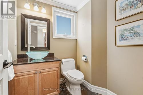 4384 Treetop Court, Mississauga, ON - Indoor Photo Showing Bathroom