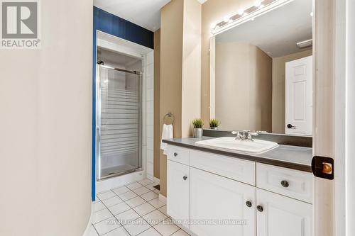 4384 Treetop Court, Mississauga, ON - Indoor Photo Showing Bathroom