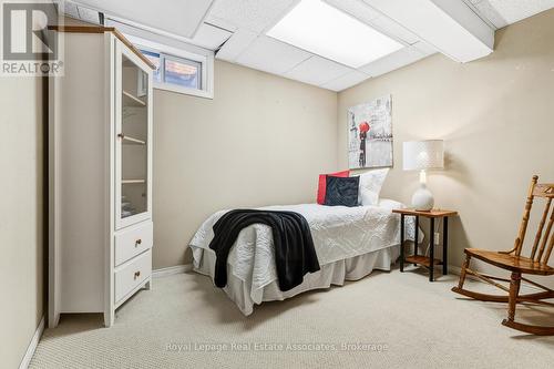 4384 Treetop Court, Mississauga, ON - Indoor Photo Showing Bedroom