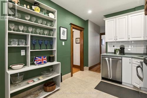 22 Mill Street, Hamilton, ON - Indoor Photo Showing Kitchen