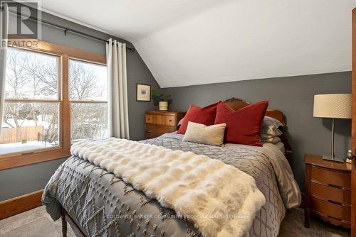 22 Mill Street, Hamilton, ON - Indoor Photo Showing Bedroom